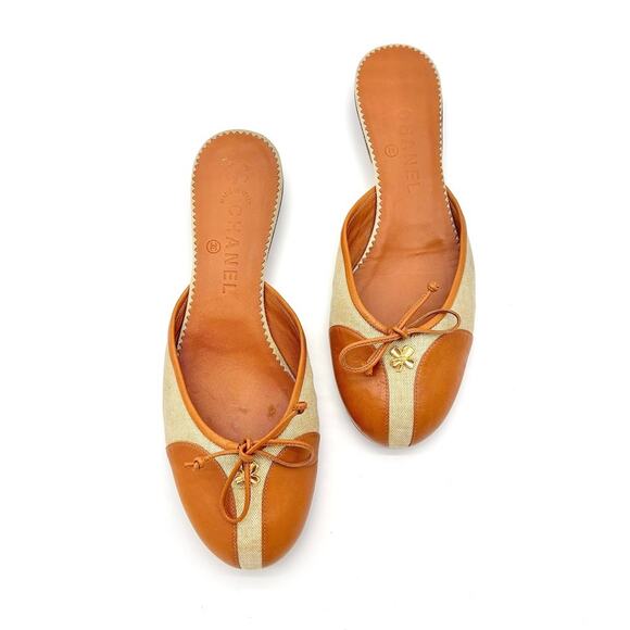 Vintage Chanel Four Leaf Clover Bow Canvas and Leather Slip On Mules Flats 38.5 - Picture 2 of 8